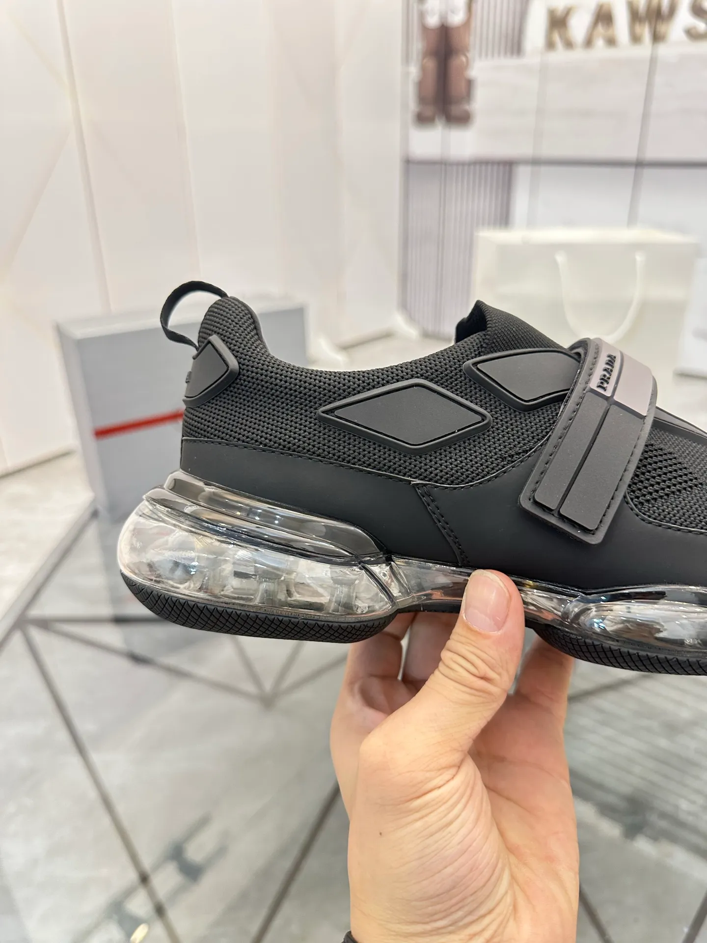 Men's shoes for sale 💰: 💰P660¥ High-end top quality Product trademark: Prada *"Prada*" low-top casual shoes Regular size: 38-45 (can be customized to 46) Product materials: imported breathable fly knit upper, breathable lining, cowhide foot pads, original air cushion outsole. No.: 001